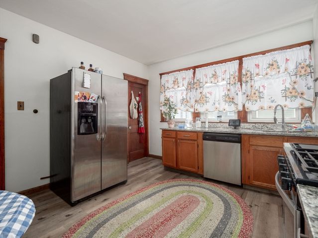 55 Central St 2, Somerville, MA 02143