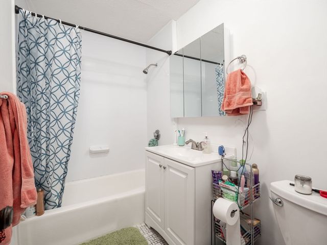 55 Central St 2, Somerville, MA 02143