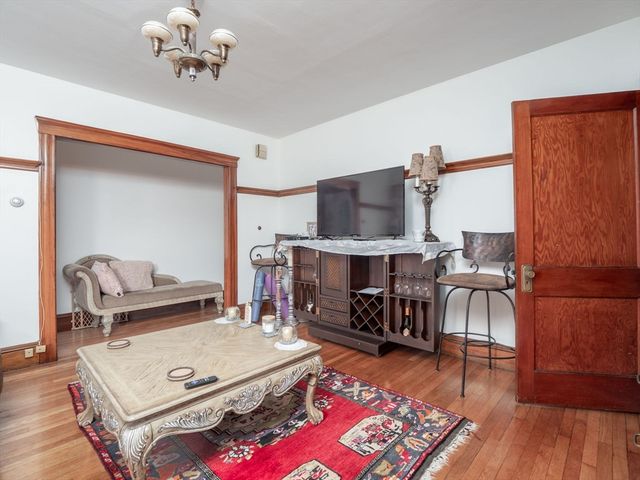 55 Central St 2, Somerville, MA 02143
