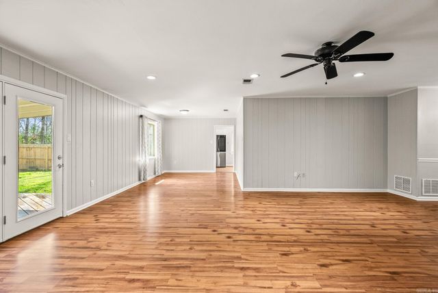 10 Forrest Lane, Conway, AR 72034