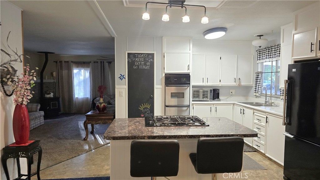 Image 11 of property listing at 14448 Drew Court, Magalia, CA 95954