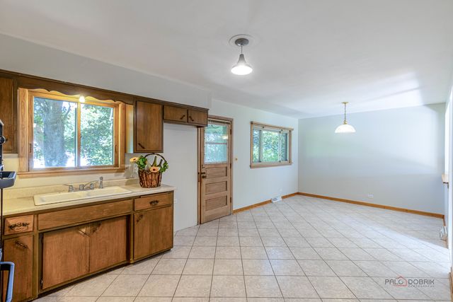 914 S Arlington Heights Road, Arlington Heights, IL 60005