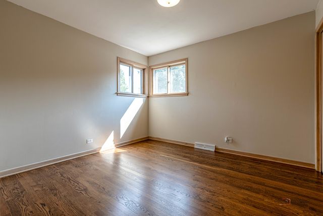 914 S Arlington Heights Road, Arlington Heights, IL 60005