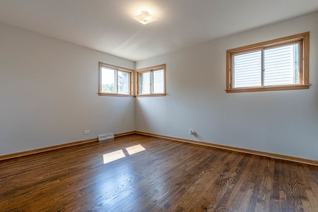 914 S Arlington Heights Road, Arlington Heights, IL 60005