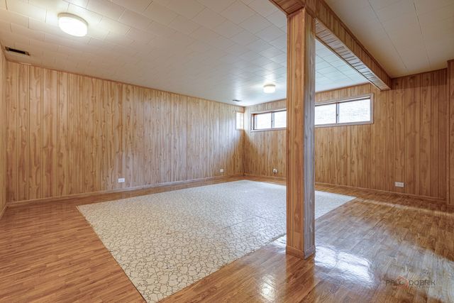 914 S Arlington Heights Road, Arlington Heights, IL 60005