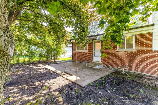 914 S Arlington Heights Road, Arlington Heights, IL 60005