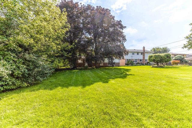 914 S Arlington Heights Road, Arlington Heights, IL 60005
