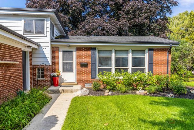 914 S Arlington Heights Road, Arlington Heights, IL 60005