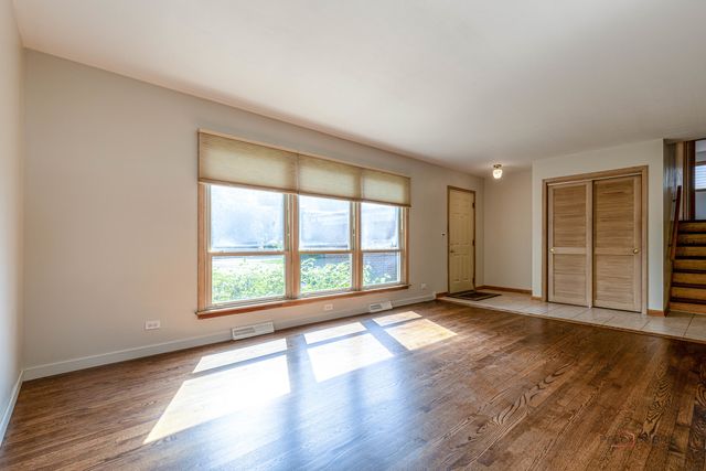 914 S Arlington Heights Road, Arlington Heights, IL 60005