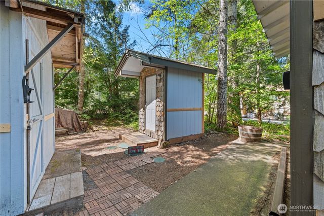 211 N Mount Christie Drive, Hoodsport, WA 98548