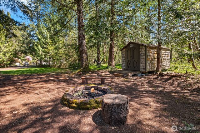 211 N Mount Christie Drive, Hoodsport, WA 98548