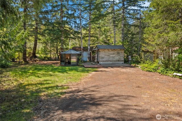 211 N Mount Christie Drive, Hoodsport, WA 98548
