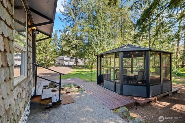 211 N Mount Christie Drive, Hoodsport, WA 98548