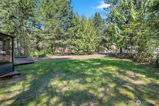 211 N Mount Christie Drive, Hoodsport, WA 98548