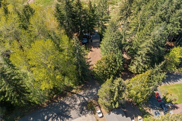 211 N Mount Christie Drive, Hoodsport, WA 98548