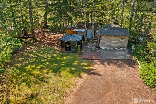 211 N Mount Christie Drive, Hoodsport, WA 98548