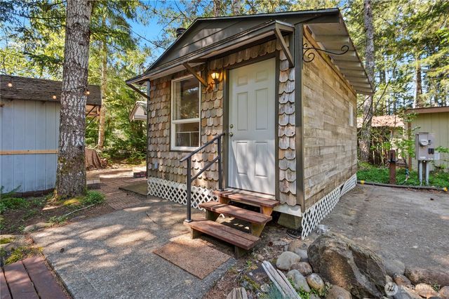211 N Mount Christie Drive, Hoodsport, WA 98548
