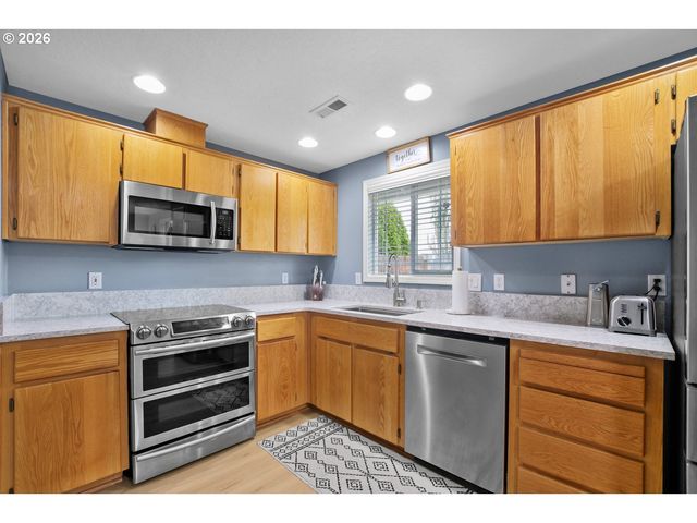 1979 Se 63RD Ave, Hillsboro, OR 97123