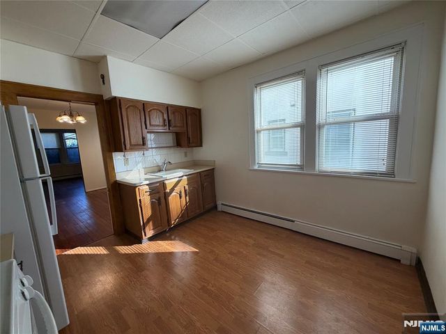 34 Feronia Way, Rutherford, NJ 07070