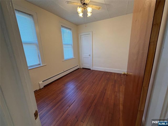 34 Feronia Way, Rutherford, NJ 07070