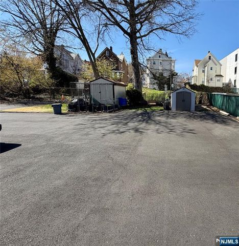 34 Feronia Way, Rutherford, NJ 07070