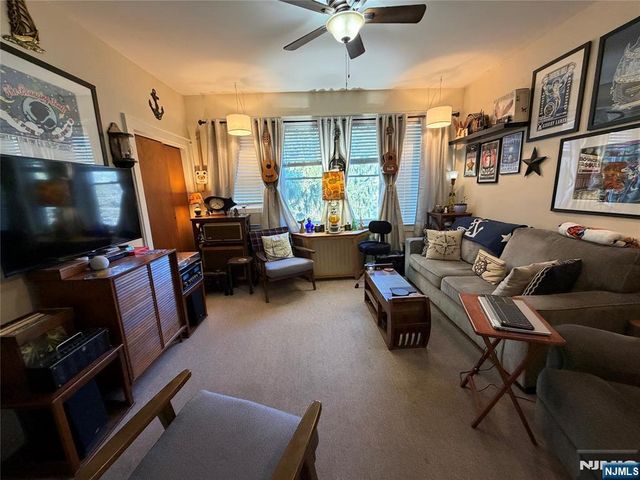 34 Feronia Way, Rutherford, NJ 07070