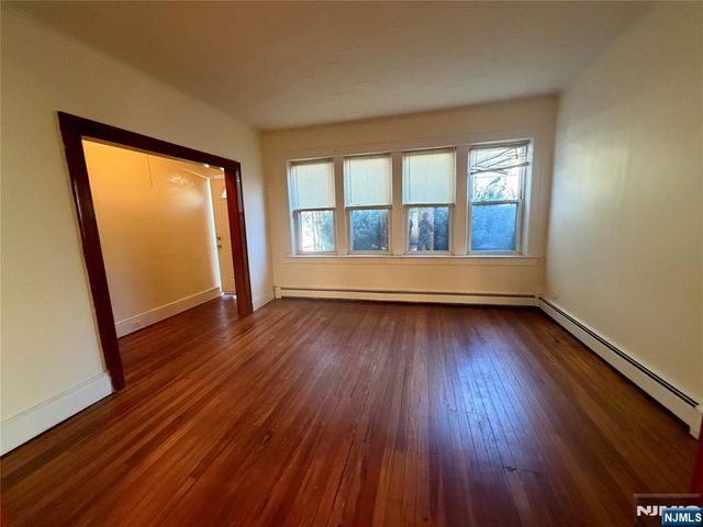 34 Feronia Way, Rutherford, NJ 07070