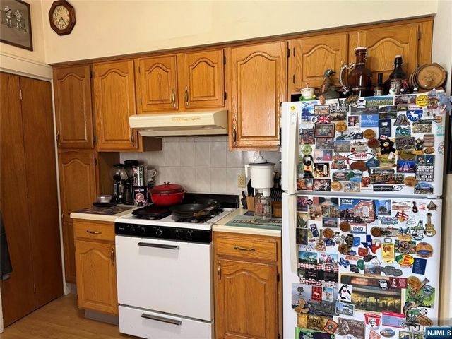 34 Feronia Way, Rutherford, NJ 07070