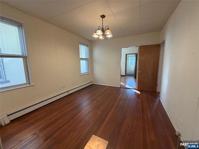 34 Feronia Way, Rutherford, NJ 07070