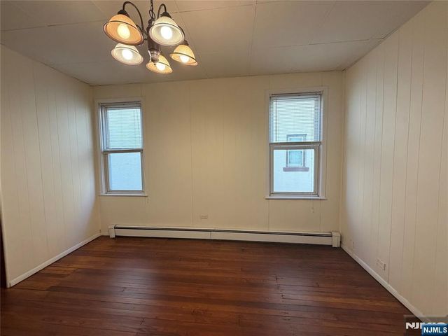 34 Feronia Way, Rutherford, NJ 07070