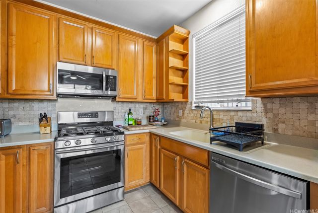 91-1017C Keokolo Street, Kapolei, HI 96707