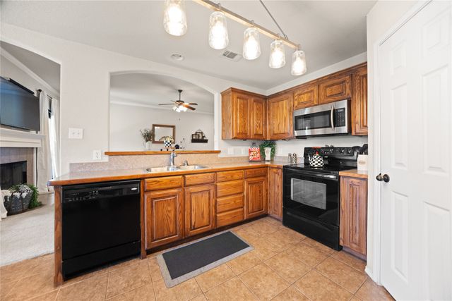 944 Thistle Meade Circle, Burleson, TX 76028