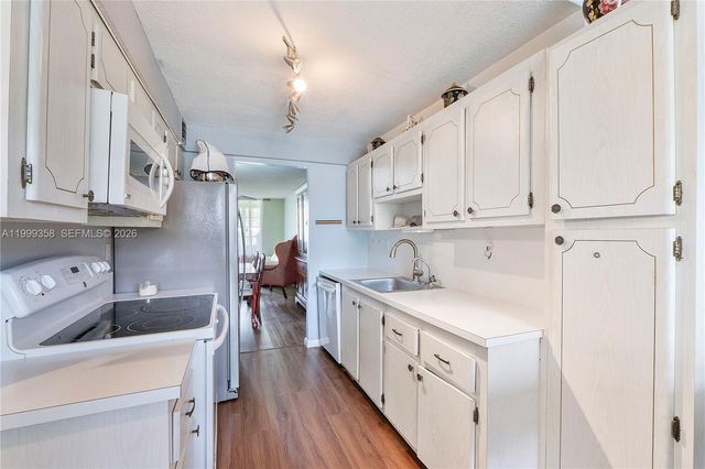 4851 NW 26th Ct 144, Lauderdale Lakes, FL 33313