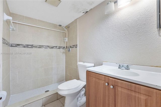 4851 NW 26th Ct 144, Lauderdale Lakes, FL 33313