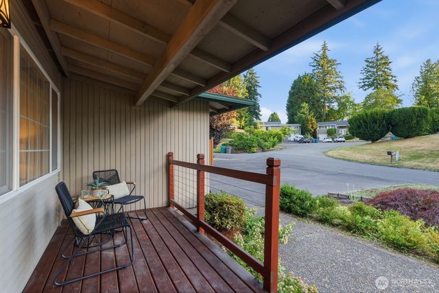 13306 85th Avenue NE, Kirkland, WA 98034