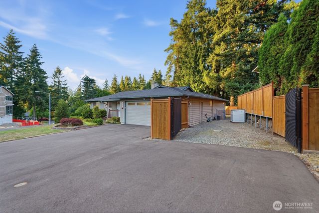 13306 85th Avenue NE, Kirkland, WA 98034