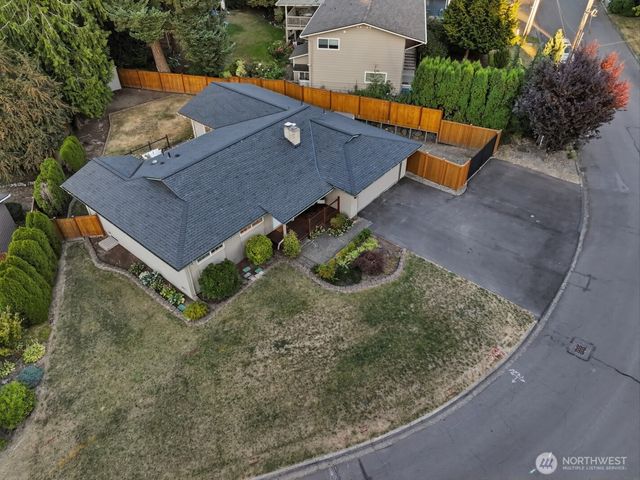 13306 85th Avenue NE, Kirkland, WA 98034