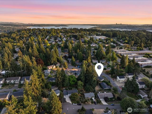13306 85th Avenue NE, Kirkland, WA 98034