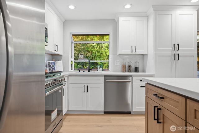 13306 85th Avenue NE, Kirkland, WA 98034