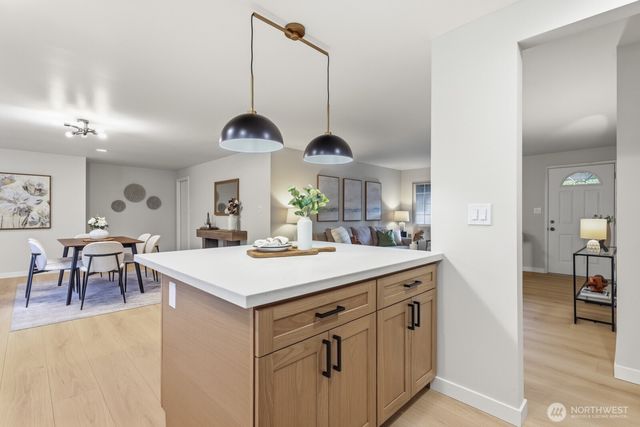 13306 85th Avenue NE, Kirkland, WA 98034