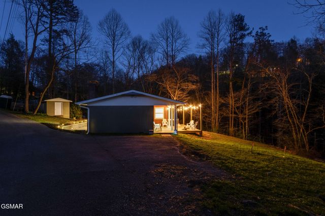 524 Reba Lane, Gatlinburg, TN 37738