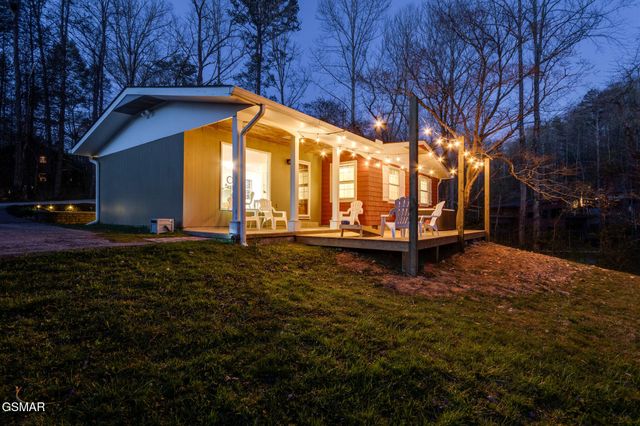 524 Reba Lane, Gatlinburg, TN 37738