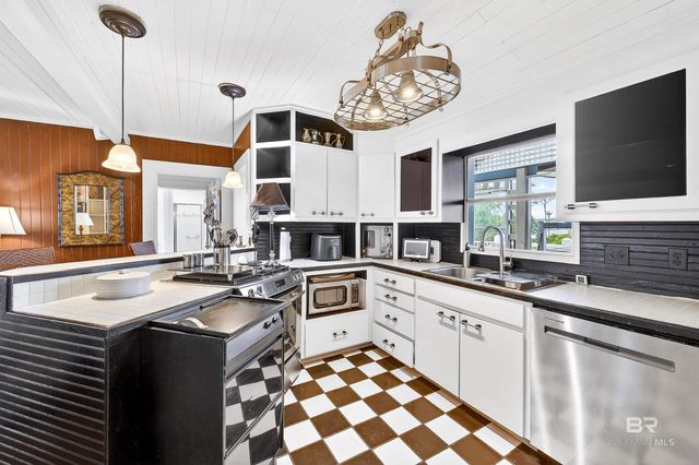 3376 Jefferson Avenue, Orange Beach, AL 36561