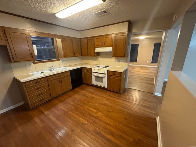 15 Overlook Drive, Searcy, AR 72143