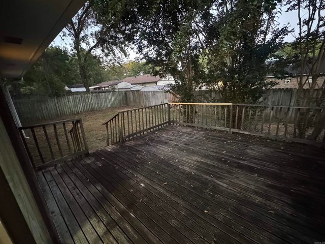 15 Overlook Drive, Searcy, AR 72143