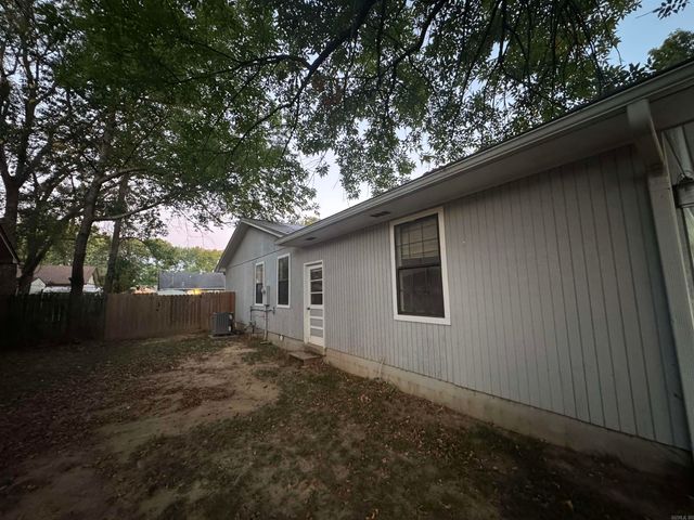 15 Overlook Drive, Searcy, AR 72143