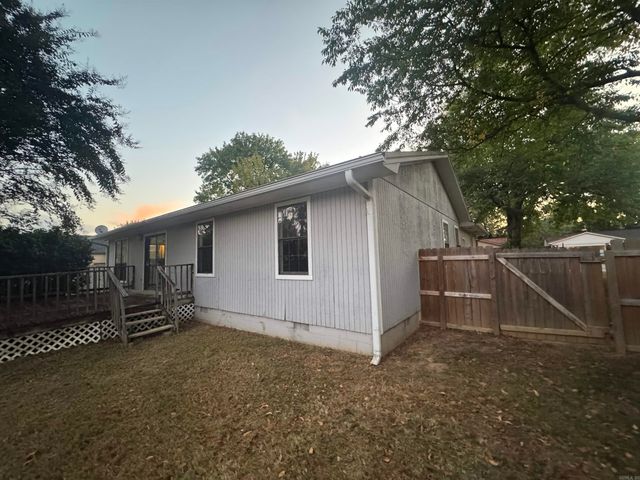 15 Overlook Drive, Searcy, AR 72143