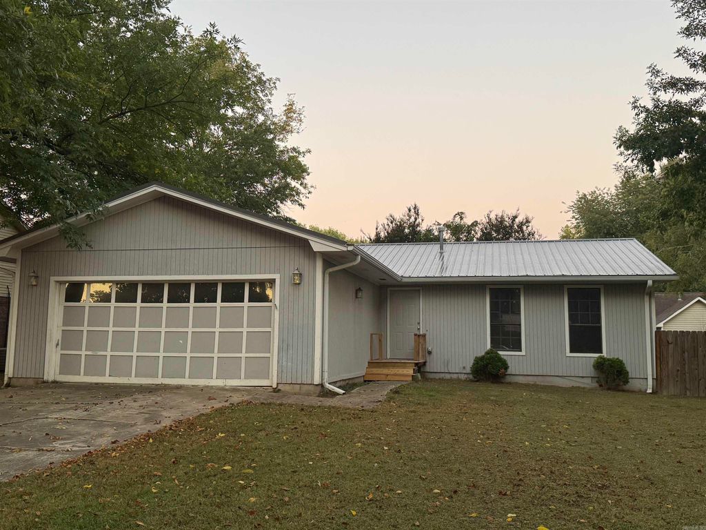 15 Overlook Drive, Searcy, AR 72143