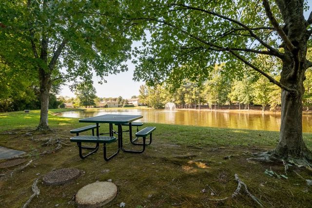 1694 Burnt Oak Drive # 208, Dalton, GA 30721