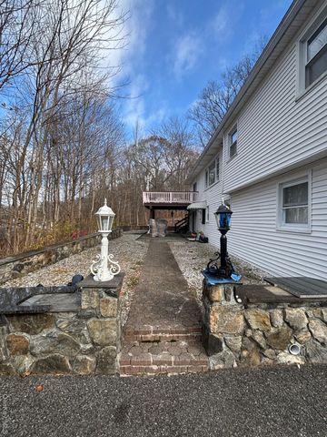 2355 Vista Court, Yorktown Heights, NY 10598